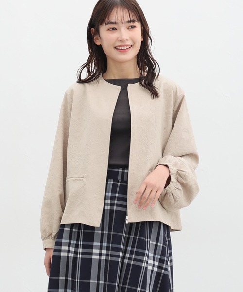 Honeys(ハニーズ)の「ドロスト使いブルゾン(ブルゾン・レディース・ネイビー/ベージュ/アイボリー/サックスブルー/グレイッシュベージュ・S/M/L/LL)」の2枚目の写真