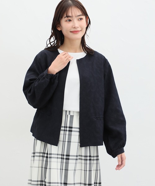 Honeys(ハニーズ)の「ドロスト使いブルゾン(ブルゾン・レディース・ネイビー/ベージュ/アイボリー/サックスブルー/グレイッシュベージュ・S/M/L/LL)」の4枚目の写真