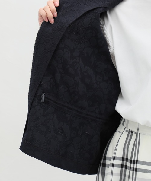 Honeys(ハニーズ)の「ドロスト使いブルゾン(ブルゾン・レディース・ネイビー/ベージュ/アイボリー/サックスブルー/グレイッシュベージュ・S/M/L/LL)」の12枚目の写真