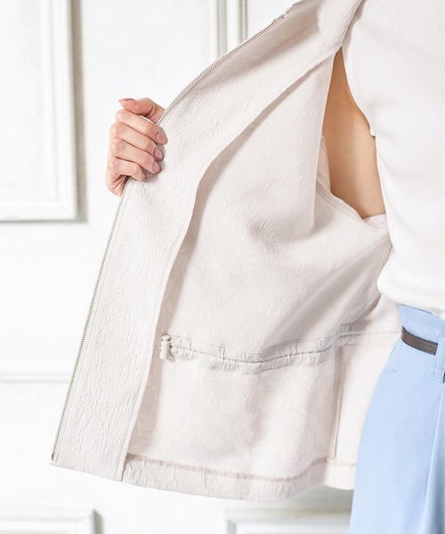 Honeys(ハニーズ)の「ドロスト使いブルゾン(ブルゾン・レディース・ネイビー/ベージュ/アイボリー/サックスブルー/グレイッシュベージュ・S/M/L/LL)」の19枚目の写真