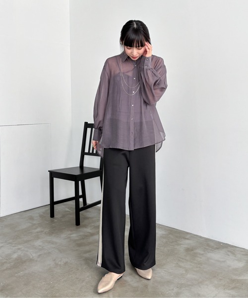 EPIMI E'PIMMY(エピミエピミー)の「ボリューム袖シアーBIGシャツ(シャツ/ブラウス・レディース・チャコールグレー/ネイビー/オフホワイト/グレイッシュベージュ・MEDIUM)」の18枚目の写真