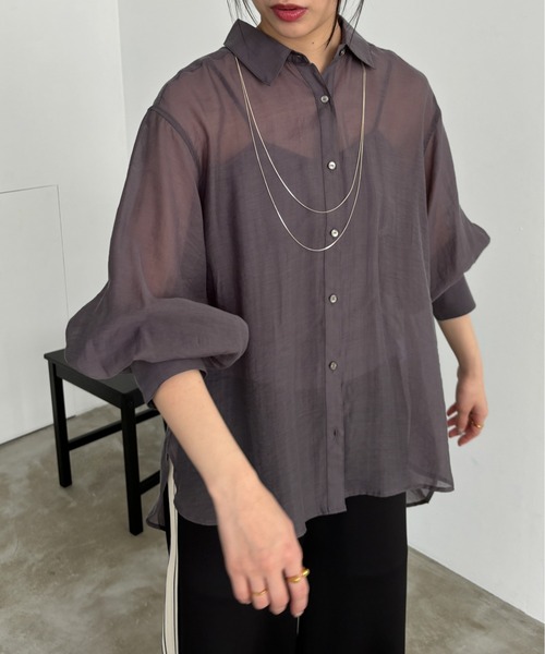 EPIMI E'PIMMY(エピミエピミー)の「ボリューム袖シアーBIGシャツ(シャツ/ブラウス・レディース・チャコールグレー/ネイビー/オフホワイト/グレイッシュベージュ・MEDIUM)」の14枚目の写真