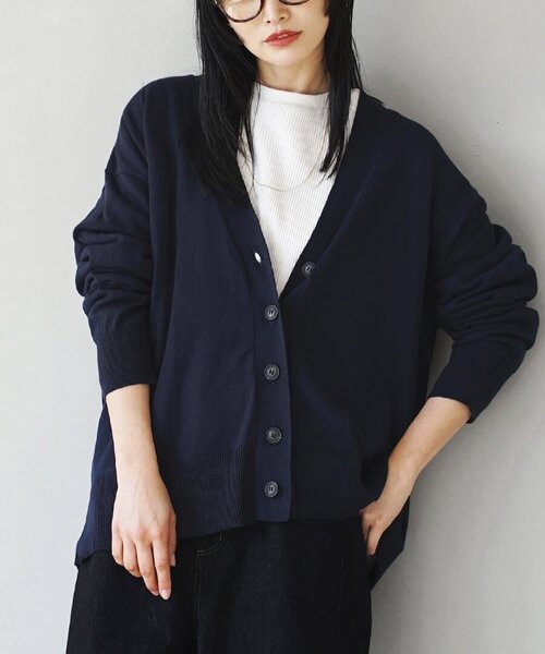 zootie（ズーティー）の「【人気の綿ニットに新アイテム登場！】 オーディナリー コットンニット カーディガン［ワイド］（カーディガン/ボレロ・レディース・ブラック/イエロー系その他/ライトピンク/オフホワイト/杢グレー/チェリーピンク/ブルー系その他/チャコール/ネイビー/サンドベージュ/ライム/ライトグリーン/ベージュ系その他/シアン/ライトブラウン/グリーン系その他/レッド系/アッシュブラウン・フリー）」の12枚目の写真