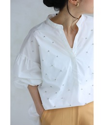 カジュアルが上品に。 宝石シャツ