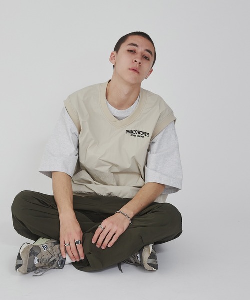 WEGO（ウィゴー）の「WEGO/ナイロンVネックベスト（ベスト・メンズ・ブラック/ベージュ・MEDIUM/LARGE）」の21枚目の写真