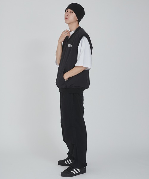 WEGO（ウィゴー）の「WEGO/ナイロンVネックベスト（ベスト・メンズ・ブラック/ベージュ・MEDIUM/LARGE）」の11枚目の写真