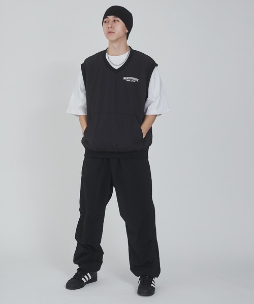 WEGO（ウィゴー）の「WEGO/ナイロンVネックベスト（ベスト・メンズ・ブラック/ベージュ・MEDIUM/LARGE）」の12枚目の写真