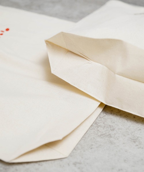 mimi toujours（ミミトゥジュール）の「手書きプリント キャンバス トート mimi toujours×しお（トートバッグ・レディース・レッド/ブラウン・フリー）」の4枚目の写真