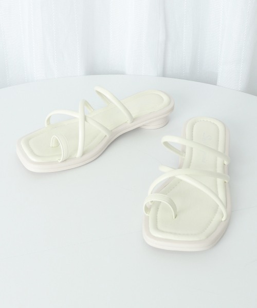 Miniministore(ミニミニストア)の「トングサンダル ローヒール ストラップ夏(サンダル・レディース・ブラウン/グリーン/ベージュ/ブラック/アイボリー・22.5cm/23.0cm/23.5cm/24.0cm/24.5cm/25.0cm)」の18枚目の写真