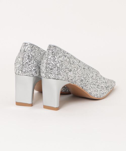 Fabby fabby(ファビィーファビィー)の「ロングノーズセットバックヒールパンプス(パンプス・レディース・シルバー/ゴールド/ブラック・MEDIUM/LARGE/SMALL)」の4枚目の写真