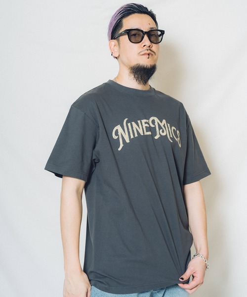 NineMicrophones（ナインマイクロフォンズ）の「ARCH TEE（Tシャツ/カットソー・メンズ・グレー/ブラック/ホワイト・MEDIUM/LARGE/X-LARGE/XX-LARGE/SMALL）」の9枚目の写真