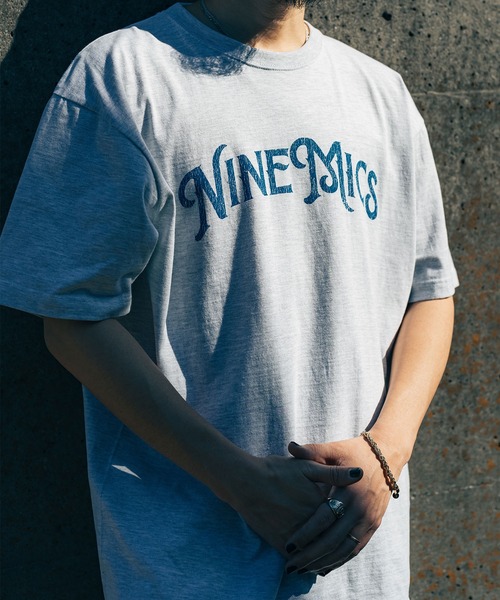 NineMicrophones（ナインマイクロフォンズ）の「ARCH TEE（Tシャツ/カットソー・メンズ・グレー/ブラック/ホワイト・MEDIUM/LARGE/X-LARGE/XX-LARGE/SMALL）」の12枚目の写真