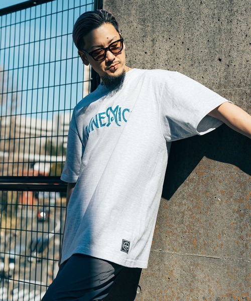 NineMicrophones（ナインマイクロフォンズ）の「ARCH TEE（Tシャツ/カットソー・メンズ・グレー/ブラック/ホワイト・MEDIUM/LARGE/X-LARGE/XX-LARGE/SMALL）」の14枚目の写真