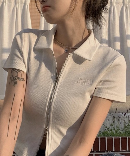 NANEA(ナネア)の「クロップド丈 襟付きダブルジップトップス(Tシャツ/カットソー・レディース・ピンク/ブラウン/グレー/ホワイト・SMALL/MEDIUM/LARGE)」の21枚目の写真
