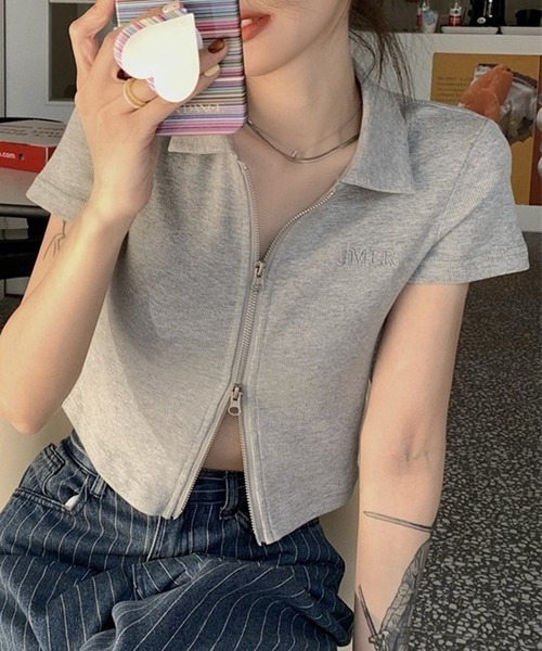 NANEA(ナネア)の「クロップド丈 襟付きダブルジップトップス(Tシャツ/カットソー・レディース・ピンク/ブラウン/グレー/ホワイト・SMALL/MEDIUM/LARGE)」の13枚目の写真