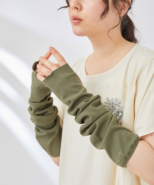 NERGY（ナージー）の「【HIBIYA-KADAN×NERGY】UVリブアームカバー（手袋・レディース・チャコールグレー/カーキ・FREE）」の13枚目の写真