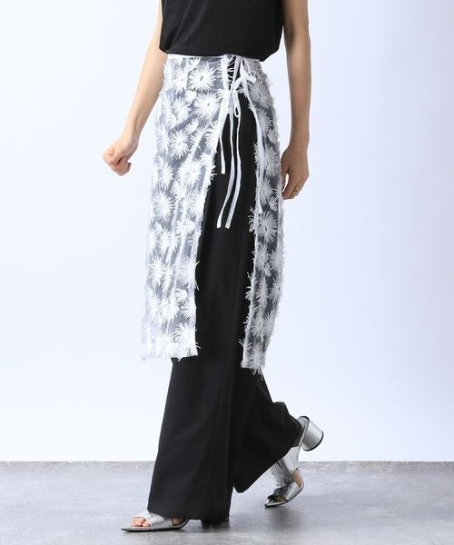 JEANASIS（ジーナシス）の「フラワーレースラップスカート/131669（スカート・レディース・ブラック/ホワイト・FREE）」の21枚目の写真