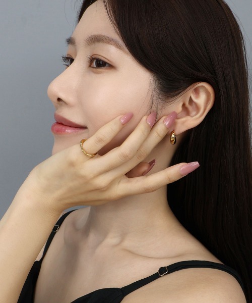 CEMONEMO（セモネモ）の「【金属アレルギー対応】 ニュアンス ピンキーリング / サージカルステンレス 316L（リング・レディース・シルバー/ゴールド・4号）」の3枚目の写真