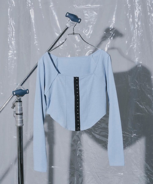 VIOLETTA(ヴィオレッタ)の「フロントホックラウンドヘムトップス(Tシャツ/カットソー・レディース・ブラック/ブルーグレー/オフホワイト/チャコールグレー・FREE)」の17枚目の写真