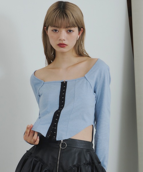 VIOLETTA(ヴィオレッタ)の「フロントホックラウンドヘムトップス(Tシャツ/カットソー・レディース・ブラック/ブルーグレー/オフホワイト/チャコールグレー・FREE)」の14枚目の写真