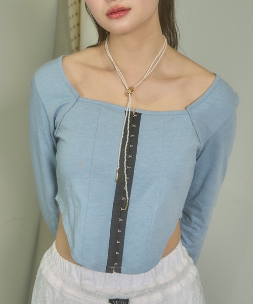 VIOLETTA(ヴィオレッタ)の「フロントホックラウンドヘムトップス(Tシャツ/カットソー・レディース・ブラック/ブルーグレー/オフホワイト/チャコールグレー・FREE)」の15枚目の写真