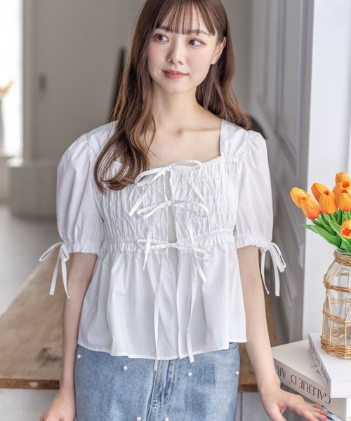 【新品未使用】パフスリーブ　リボンブラウス　ホワイト　白　ブラウス 新品】yori リボンパフスリーブブラウス ホワイト
