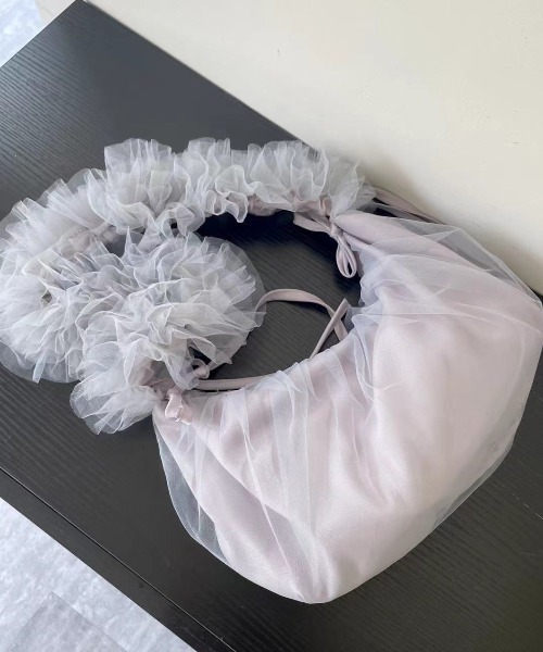 E&C closet…（イーアンドシークローゼット）の「チュールフリルショルダーバッグ（ショルダーバッグ・レディース・アイボリー/グリーン/グレー/ホワイト/ブラック/ピンク・FREE）」の4枚目の写真