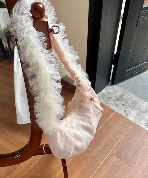 E&C closet…（イーアンドシークローゼット）の「チュールフリルショルダーバッグ（ショルダーバッグ・レディース・アイボリー/グリーン/グレー/ホワイト/ブラック/ピンク・FREE）」の6枚目の写真