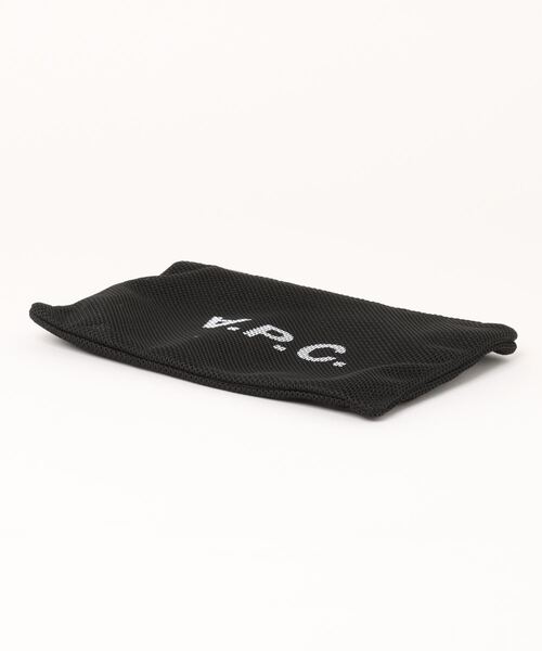 A.P.C.(アーペーセー)の「TROUSSE REBOUND(ポーチ・メンズ・オフホワイト/ブラック・ONESIZE)」の4枚目の写真