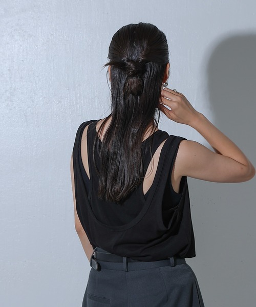 COLONY 2139(コロニートゥーワンスリーナイン)の「ダブルレイヤードタンクトップ(タンクトップ・レディース・ブラック/チャコールグレー/オフホワイト・FREE)」の16枚目の写真