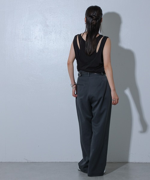 COLONY 2139(コロニートゥーワンスリーナイン)の「ダブルレイヤードタンクトップ(タンクトップ・レディース・ブラック/チャコールグレー/オフホワイト・FREE)」の19枚目の写真