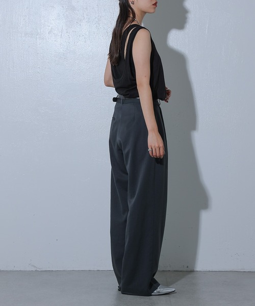 COLONY 2139(コロニートゥーワンスリーナイン)の「ダブルレイヤードタンクトップ(タンクトップ・レディース・ブラック/チャコールグレー/オフホワイト・FREE)」の20枚目の写真