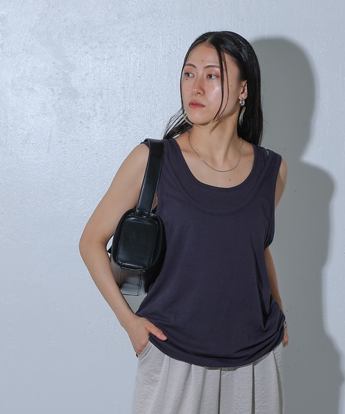 COLONY 2139(コロニートゥーワンスリーナイン)の「ダブルレイヤードタンクトップ(タンクトップ・レディース・ブラック/チャコールグレー/オフホワイト・FREE)」の22枚目の写真