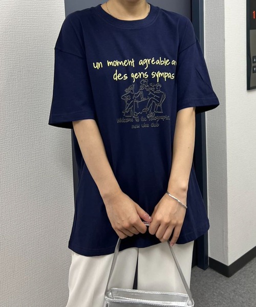 mebole（メボレ）の「イラストプリントTシャツ（Tシャツ/カットソー・レディース・オートミール/ネイビー/ホワイト・FREE）」の3枚目の写真