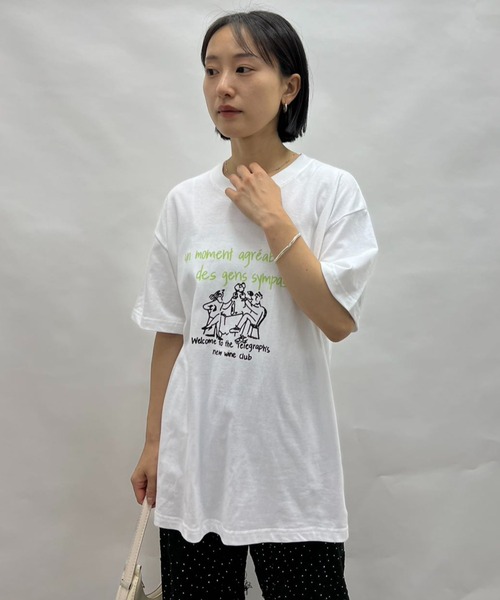 mebole（メボレ）の「イラストプリントTシャツ（Tシャツ/カットソー・レディース・オートミール/ネイビー/ホワイト・FREE）」の4枚目の写真