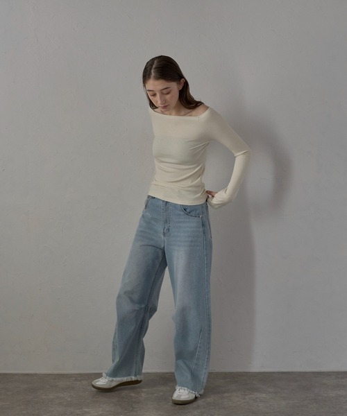 MINERTE(ミネルテ)の「【MINERTE】glitter off shoulder tops / ラメオフショルプルオーバー(Tシャツ/カットソー・レディース・グレー/アイボリー/ブラック・FREE)」の4枚目の写真