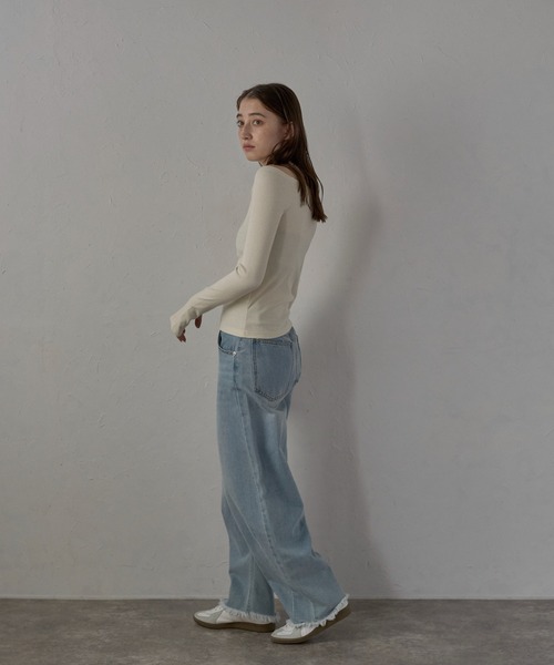 MINERTE(ミネルテ)の「【MINERTE】glitter off shoulder tops / ラメオフショルプルオーバー(Tシャツ/カットソー・レディース・グレー/アイボリー/ブラック・FREE)」の5枚目の写真