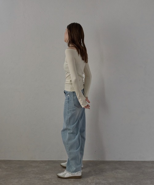 MINERTE(ミネルテ)の「【MINERTE】glitter off shoulder tops / ラメオフショルプルオーバー(Tシャツ/カットソー・レディース・グレー/アイボリー/ブラック・FREE)」の6枚目の写真