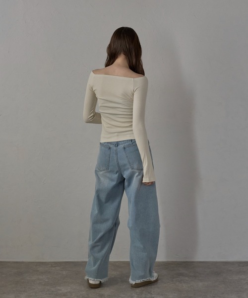MINERTE(ミネルテ)の「【MINERTE】glitter off shoulder tops / ラメオフショルプルオーバー(Tシャツ/カットソー・レディース・グレー/アイボリー/ブラック・FREE)」の7枚目の写真