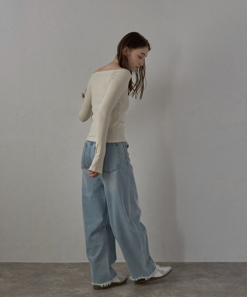 MINERTE(ミネルテ)の「【MINERTE】glitter off shoulder tops / ラメオフショルプルオーバー(Tシャツ/カットソー・レディース・グレー/アイボリー/ブラック・FREE)」の8枚目の写真