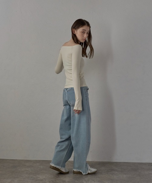 MINERTE(ミネルテ)の「【MINERTE】glitter off shoulder tops / ラメオフショルプルオーバー(Tシャツ/カットソー・レディース・グレー/アイボリー/ブラック・FREE)」の9枚目の写真