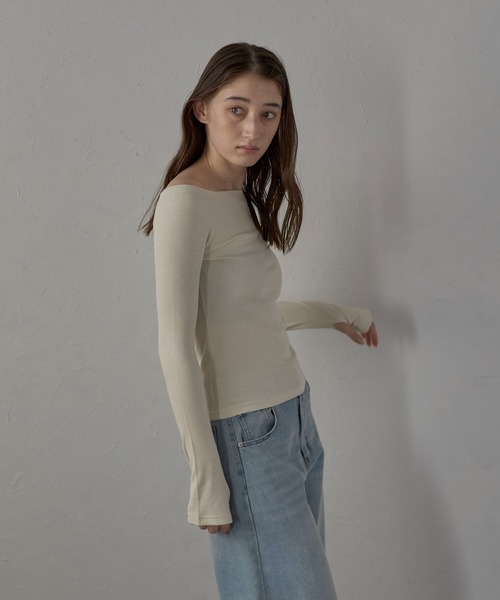 MINERTE(ミネルテ)の「【MINERTE】glitter off shoulder tops / ラメオフショルプルオーバー(Tシャツ/カットソー・レディース・グレー/アイボリー/ブラック・FREE)」の12枚目の写真