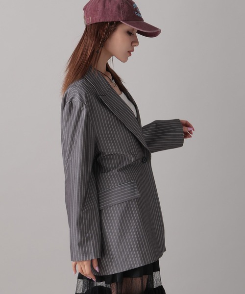 FOREVER 21（フォーエバー トゥエンティーワン）の「【2024FW】ビッグジャケット（テーラードジャケット・レディース・ストライプ/グレー・FREE）」の6枚目の写真