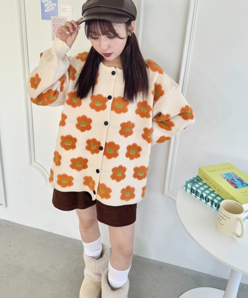 SOLLON.(ソルロン)の「ブークレフラワーオーバーサイズカーディガン(カーディガン/ボレロ・レディース・ピンク/アイボリー・FREE)」の7枚目の写真