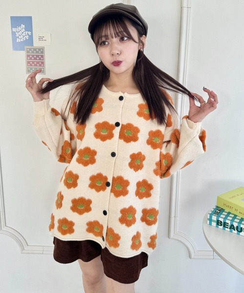SOLLON.(ソルロン)の「ブークレフラワーオーバーサイズカーディガン(カーディガン/ボレロ・レディース・ピンク/アイボリー・FREE)」の6枚目の写真