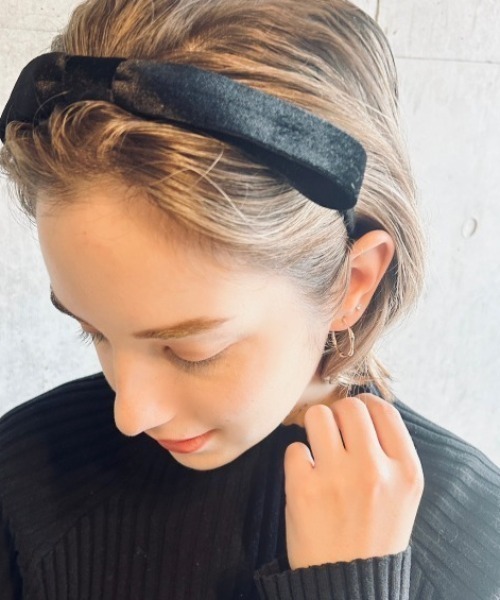 ciite'(シーテ)の「シルキーベロア カチューシャ(カチューシャ・レディース・ブラック・FREE)」の3枚目の写真