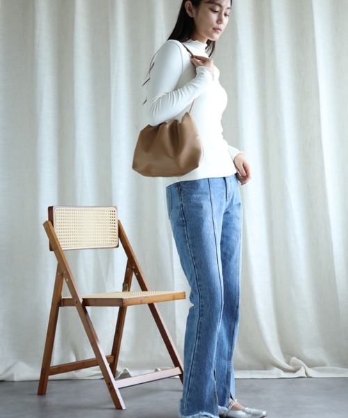 aimoha(アイモハ)の「【Aimoha】フリル裏起毛インナートップス (AW) (LV)(Tシャツ/カットソー・レディース・ベージュ/ホワイト/ブラウン/ブラック・SMALL/MEDIUM/LARGE/X-LARGE/XX-LARGE)」の9枚目の写真