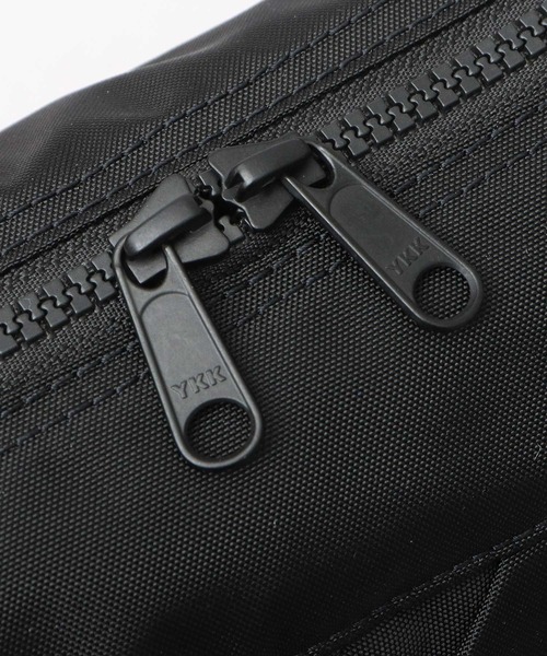 ほぼ新品 レザー調ショルダーバッグ ブラック シンプル A4収納 ショルダーバッグ バッグ A4収納可 PUショルダーバッグ ユニ