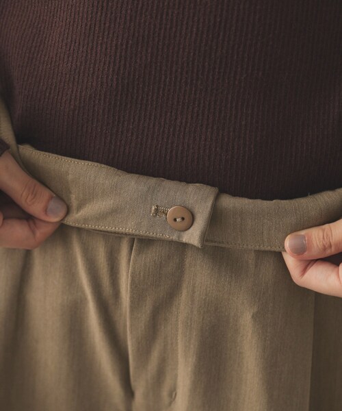 OPAQUE.CLIP（オペークドットクリップ）の「◆サイドタックワイドパンツ【洗濯機洗い可】（その他パンツ・レディース・ブラウン系/チャコールグレー・42/40/38）」の18枚目の写真