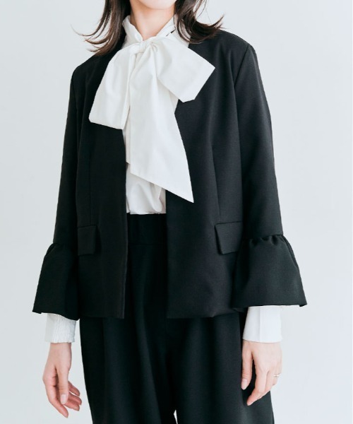 kirakiraShop(キラキラショップ)の「OUI CLASSY ノーカラー フレア スリーブ ジャケット(ノーカラージャケット・レディース・ネイビー/チャコール/ブラック・S/M/L)」の2枚目の写真